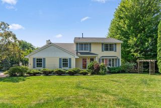 8020 Hidden Court, Chanhassen, MN 55317