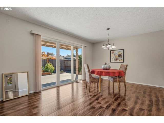 10175 Sw HIGHLAND Dr, Portland, OR 97224