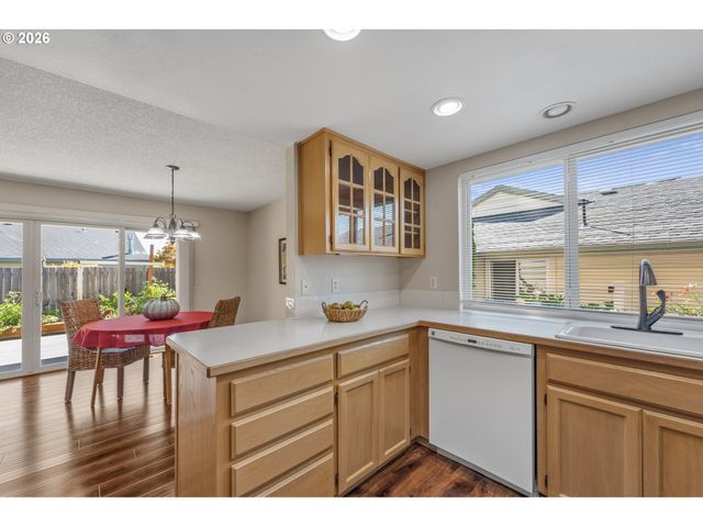 10175 Sw HIGHLAND Dr, Portland, OR 97224