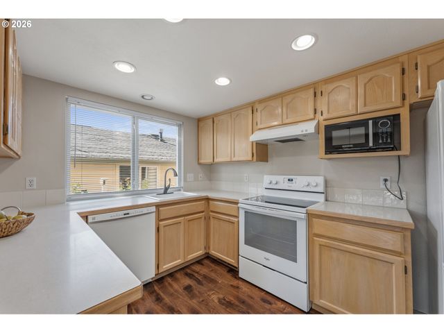 10175 Sw HIGHLAND Dr, Portland, OR 97224