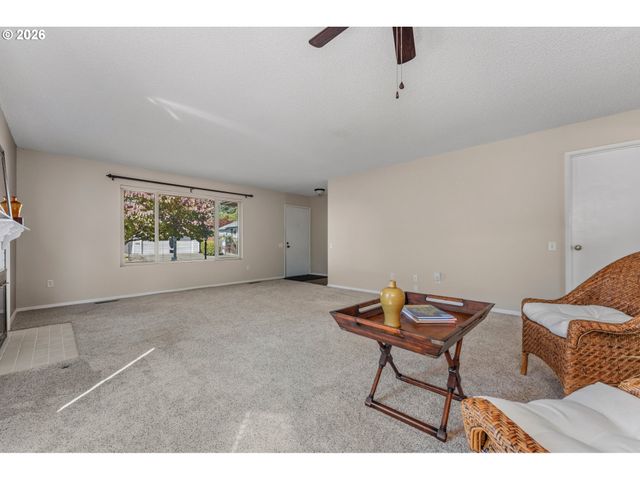 10175 Sw HIGHLAND Dr, Portland, OR 97224