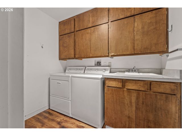 10175 Sw HIGHLAND Dr, Portland, OR 97224