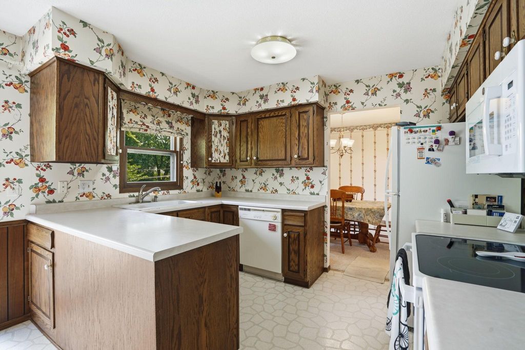 2756 Yukon Avenue N, New Hope, MN 55427 — photo 3