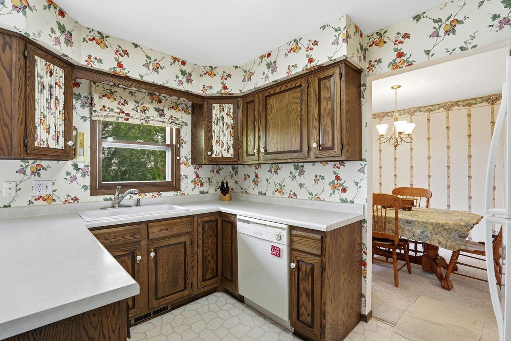 2756 Yukon Avenue N, New Hope, MN 55427 — photo 5
