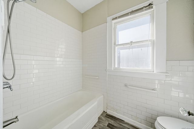122 Biering Ave Apt 2, San Antonio, TX 78210