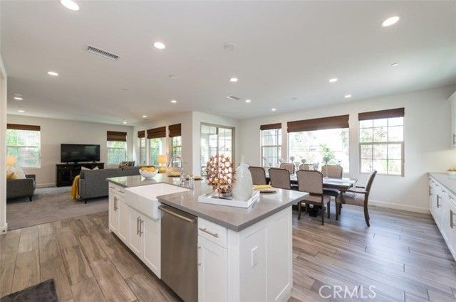 101 Windswept, Irvine, CA 92618