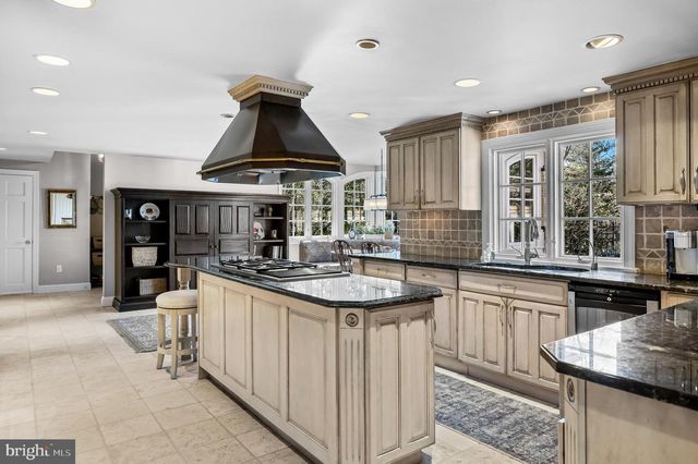 45 E RIDING DR, Cherry Hill, NJ 08003