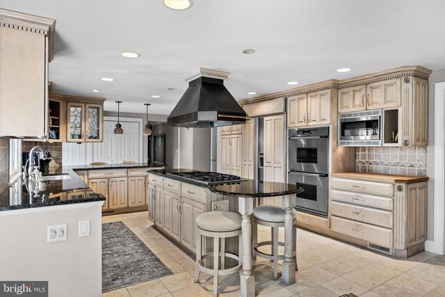 45 E RIDING DR, Cherry Hill, NJ 08003