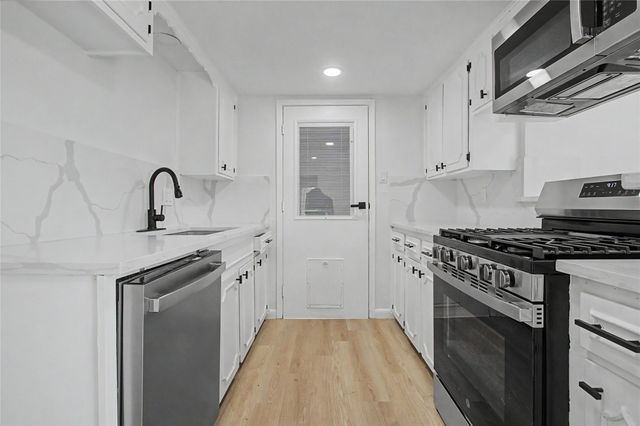 1938 Barnsley Lane, Houston, TX 77088