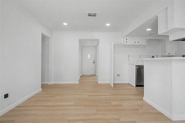 1938 Barnsley Lane, Houston, TX 77088