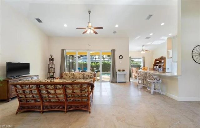 732 7th AVE N, Naples, FL 34102