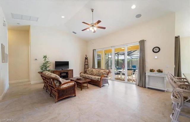 732 7th AVE N, Naples, FL 34102