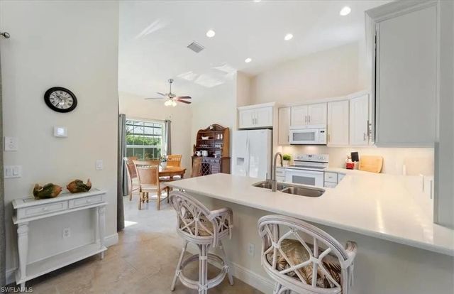 732 7th AVE N, Naples, FL 34102