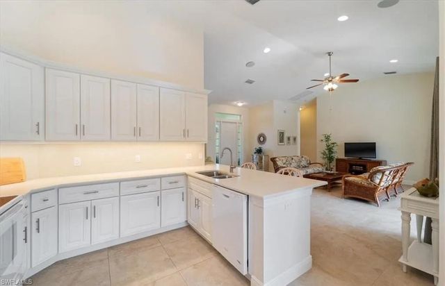 732 7th AVE N, Naples, FL 34102