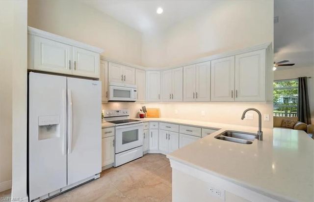 732 7th AVE N, Naples, FL 34102