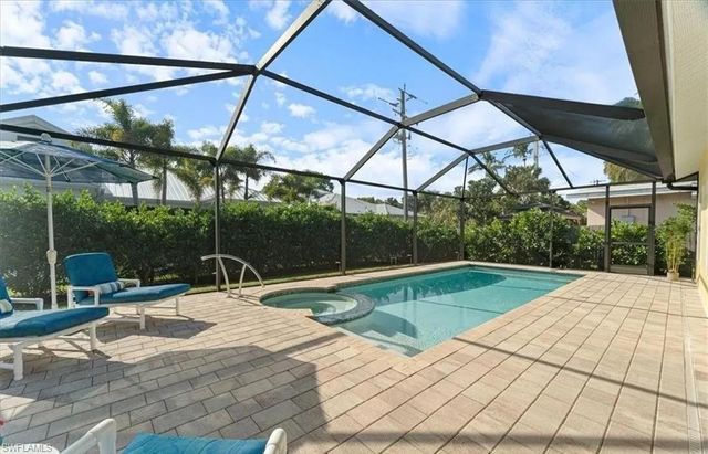 732 7th AVE N, Naples, FL 34102