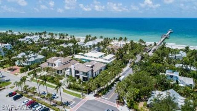 732 7th AVE N, Naples, FL 34102