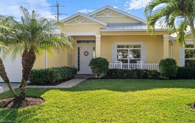 732 7th AVE N, Naples, FL 34102