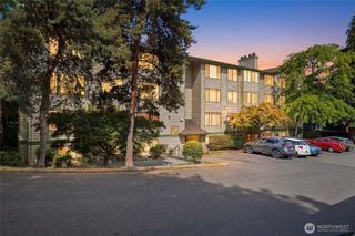 9512 1st Avenue NE #202, Seattle, WA 98115