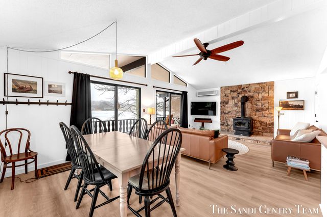 4050 W Orchard Drive, Hart Twp, MI 49420