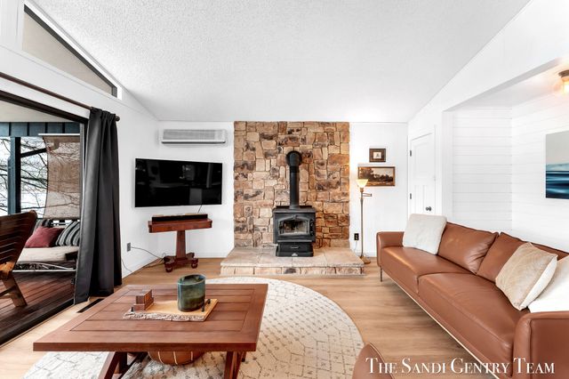 4050 W Orchard Drive, Hart Twp, MI 49420