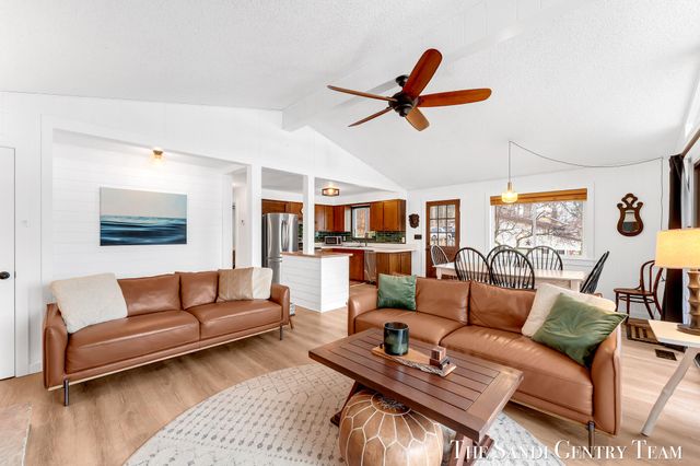 4050 W Orchard Drive, Hart Twp, MI 49420