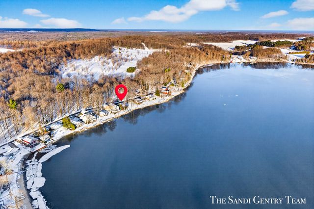 4050 W Orchard Drive, Hart Twp, MI 49420