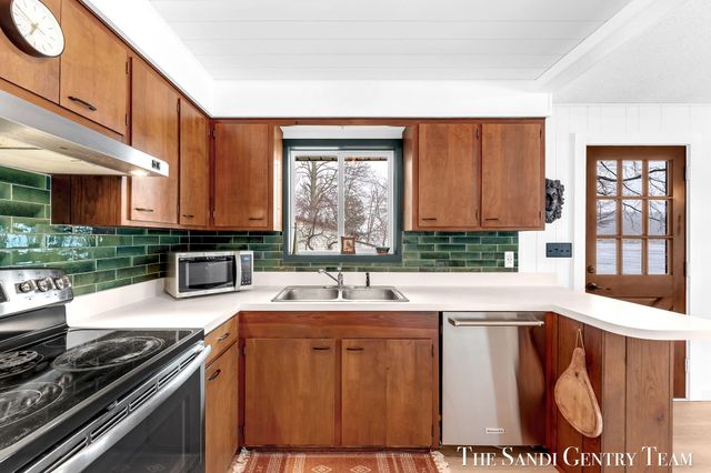 4050 W Orchard Drive, Hart Twp, MI 49420