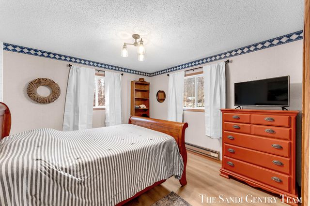 4050 W Orchard Drive, Hart Twp, MI 49420