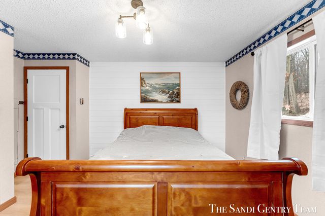 4050 W Orchard Drive, Hart Twp, MI 49420