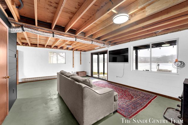 4050 W Orchard Drive, Hart Twp, MI 49420