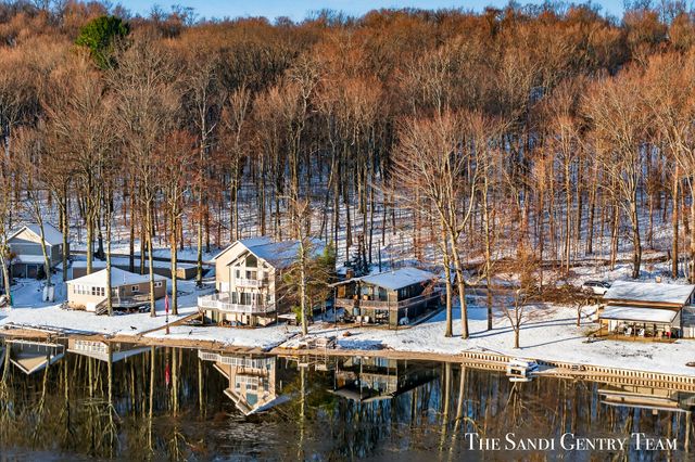 4050 W Orchard Drive, Hart Twp, MI 49420