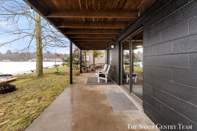 4050 W Orchard Drive, Hart Twp, MI 49420