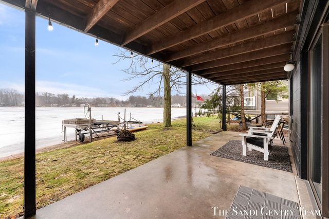 4050 W Orchard Drive, Hart Twp, MI 49420