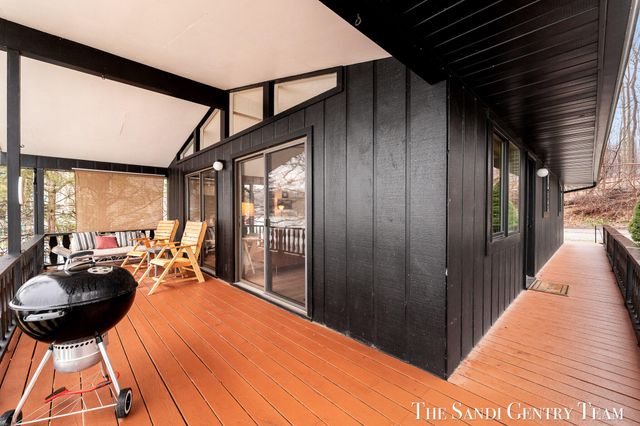 4050 W Orchard Drive, Hart Twp, MI 49420