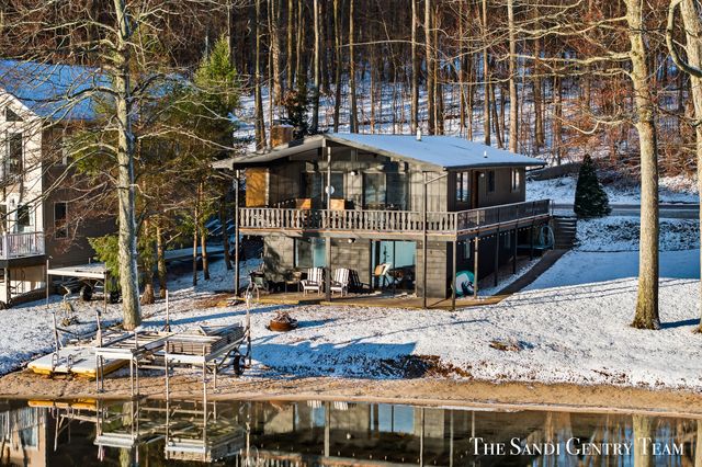 4050 W Orchard Drive, Hart Twp, MI 49420