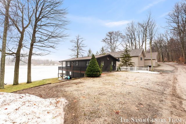 4050 W Orchard Drive, Hart Twp, MI 49420