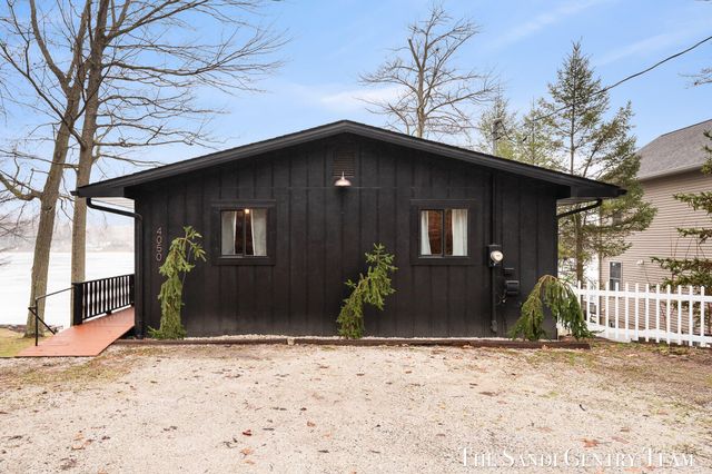 4050 W Orchard Drive, Hart Twp, MI 49420