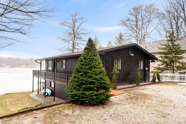 4050 W Orchard Drive, Hart Twp, MI 49420