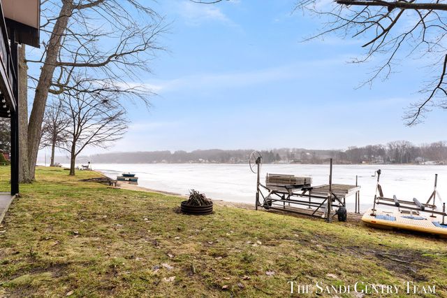 4050 W Orchard Drive, Hart Twp, MI 49420