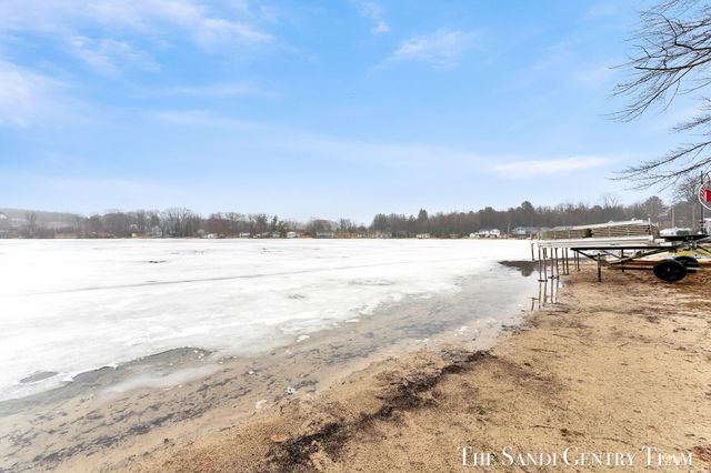 4050 W Orchard Drive, Hart Twp, MI 49420