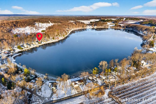 4050 W Orchard Drive, Hart Twp, MI 49420