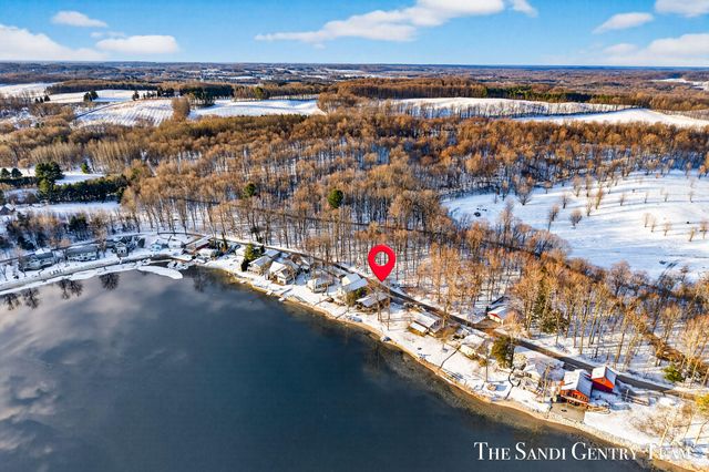 4050 W Orchard Drive, Hart Twp, MI 49420