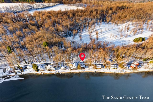 4050 W Orchard Drive, Hart Twp, MI 49420