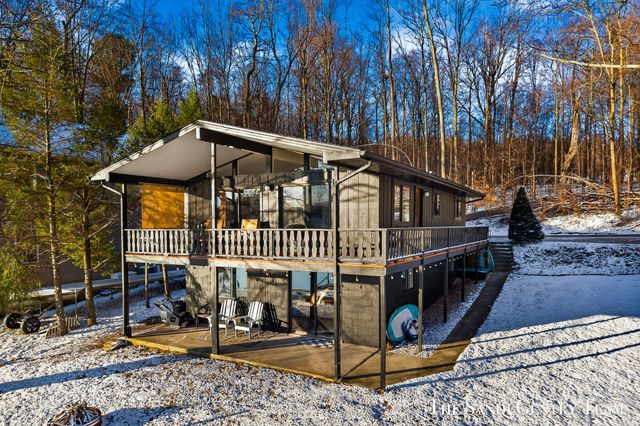 4050 W Orchard Drive, Hart Twp, MI 49420