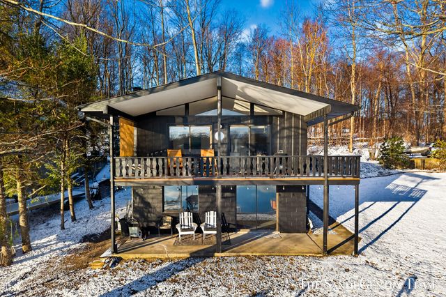 4050 W Orchard Drive, Hart Twp, MI 49420