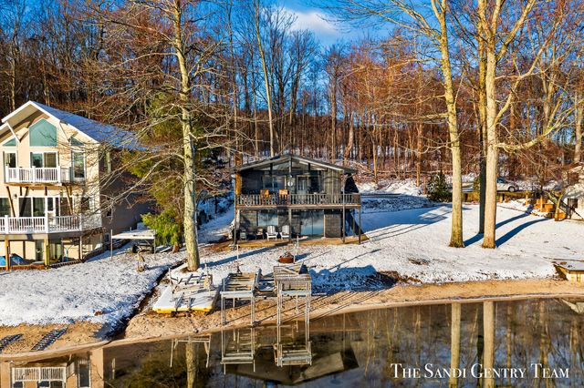 4050 W Orchard Drive, Hart Twp, MI 49420