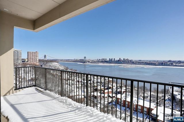3 Horizon Road 1432, Fort Lee, NJ 07024