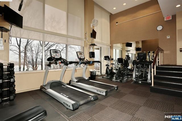 3 Horizon Road 1432, Fort Lee, NJ 07024