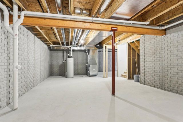 1286 Olde Highlander DRIVE, Oconomowoc, WI 53066